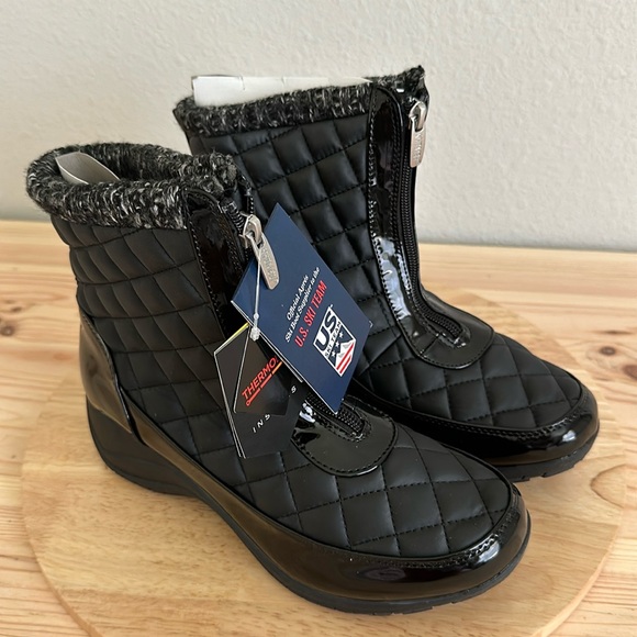 Khombu Shoes - Khombu Waterproof Front-Zip Winter Boots - Megan